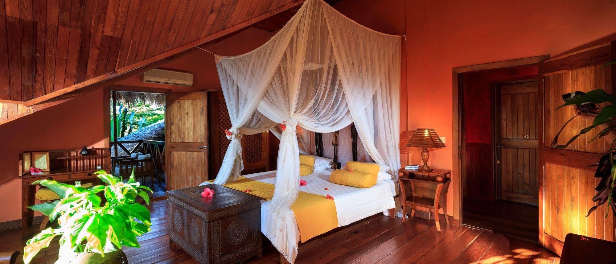 Nosy Be Hotel & Spa Ambaro Kültér fotó